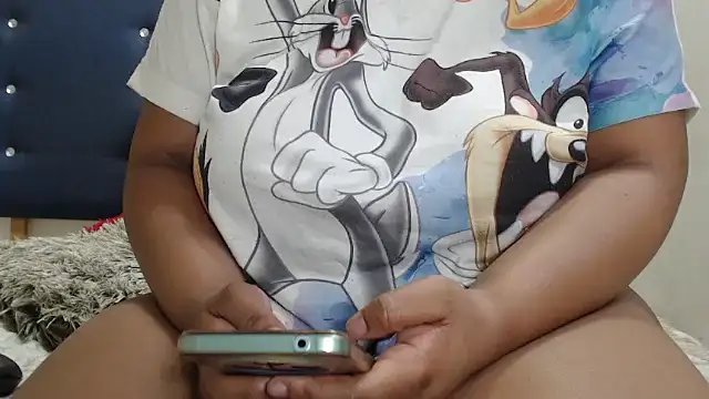 CurvyAssXX21 webcam