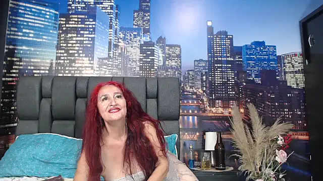 Lucy_mature8 webcam