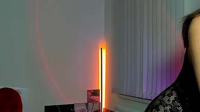 Andrea_Blossom webcam