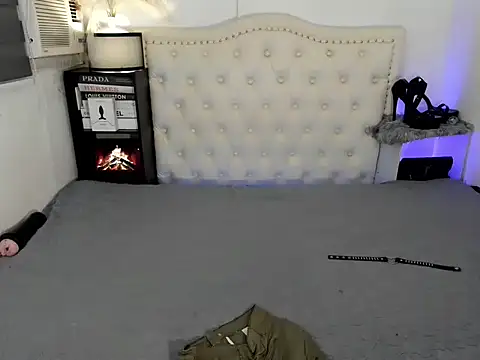 naughtyandreaxx live sex cam