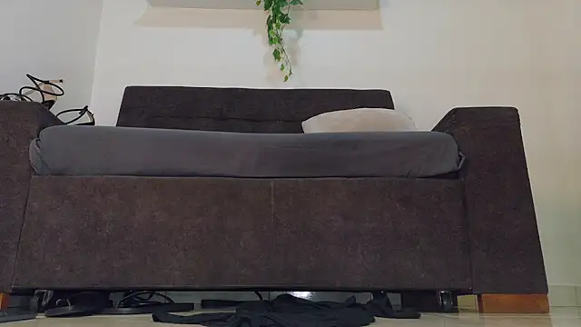 RiriiBrunette__ webcam