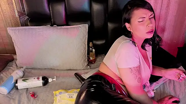 MishaKinki webcam
