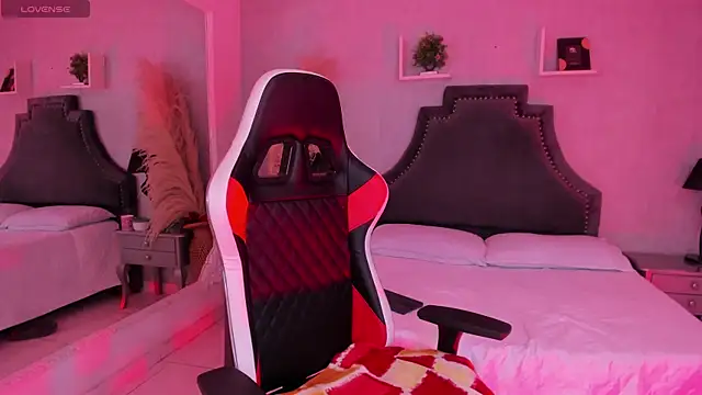 nahomyrusell webcam