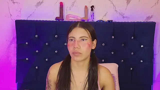 Dakotaa_Johnson webcam