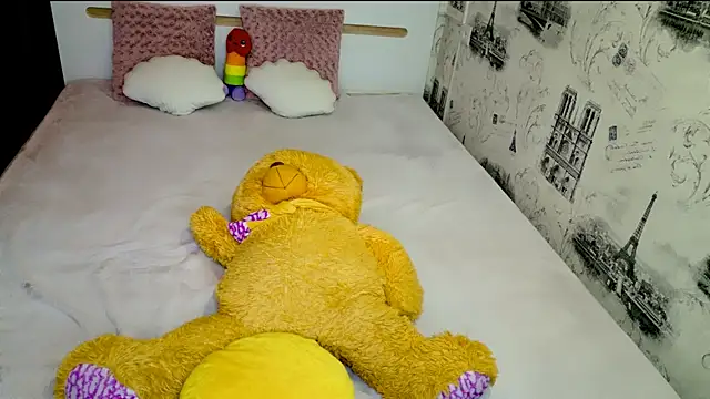 lovely-eyes webcam