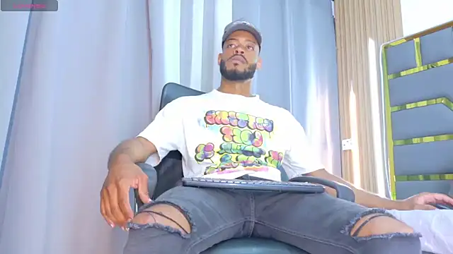 Oliver_bigblack_cock webcam