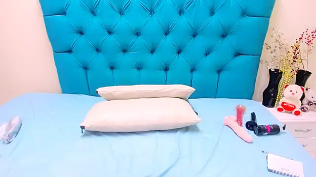 Nayla_Garner webcam
