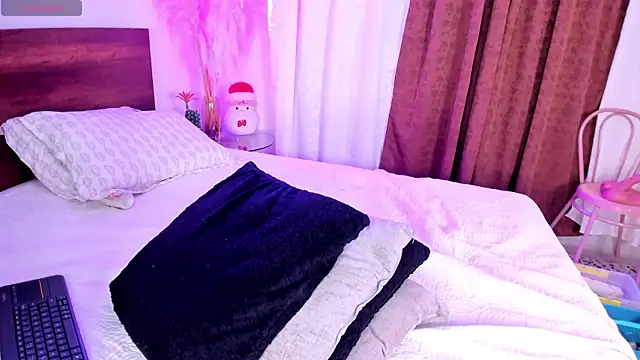 ViolettGomez_93
