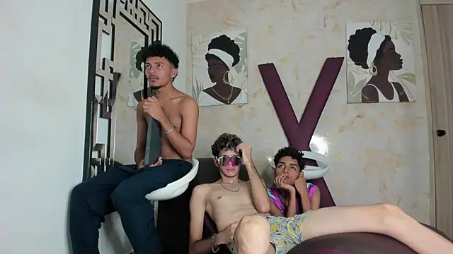 COUPLES_BOYS webcam