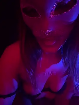 minnie_666 - MiNniE_666's free webcam - UK Sex Cams