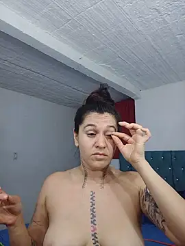 ABBYANDYILIRA webcam