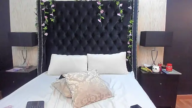 MeganNightt webcam