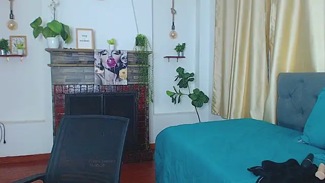 Emma_hassani webcam