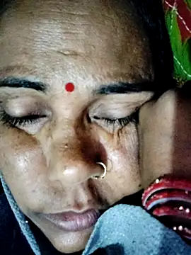 Pooja750 webcam