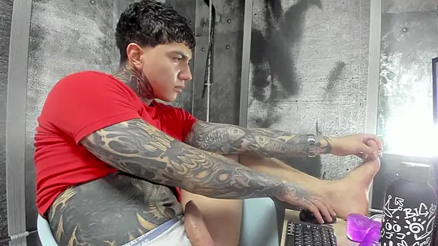 Gury_tattoo webcam