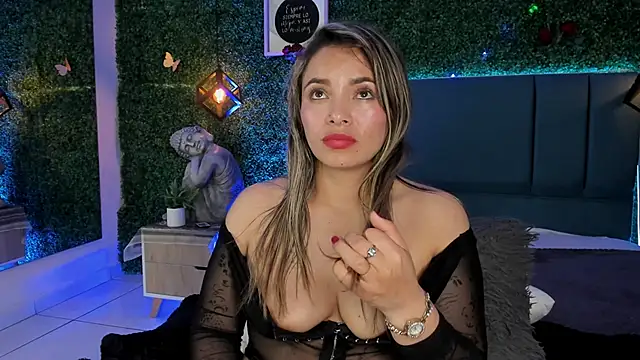Kiaraa88 webcam