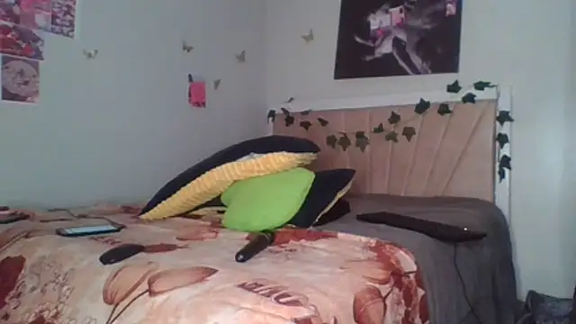 SquirtQueen222 webcam