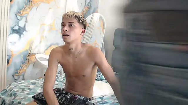 EMPIRE_BOYS1 webcam