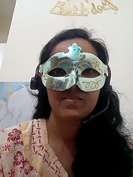 Charming-Cherry webcam