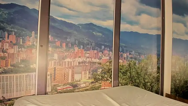 LunnaAndLiam webcam