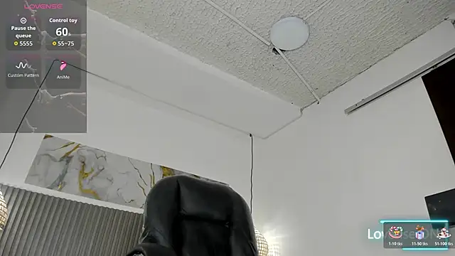 dyla_n18 (M young) - take off my socks