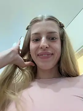 kira_mia webcam