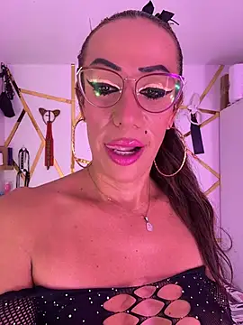 YOURSDEBORA webcam