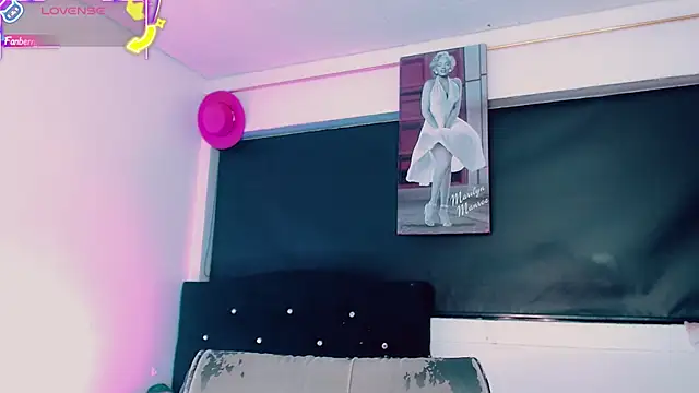 Kendall_hornyy webcam
