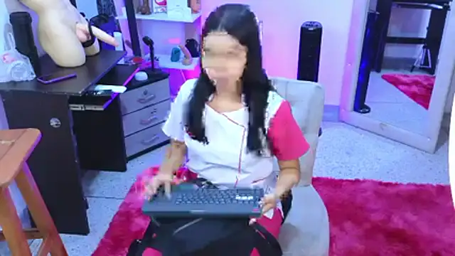 shy_luna18 webcam