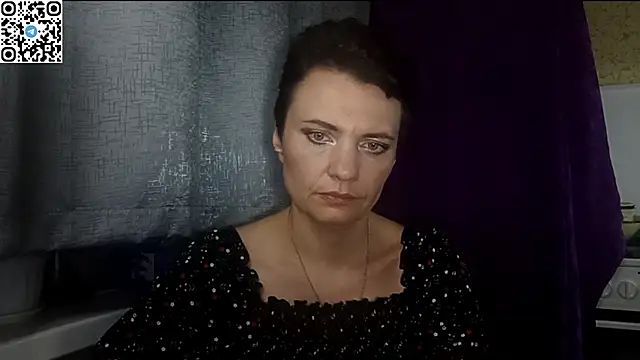 HotMamaQueen234 webcam
