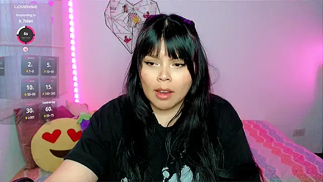 EllieMoonX webcam