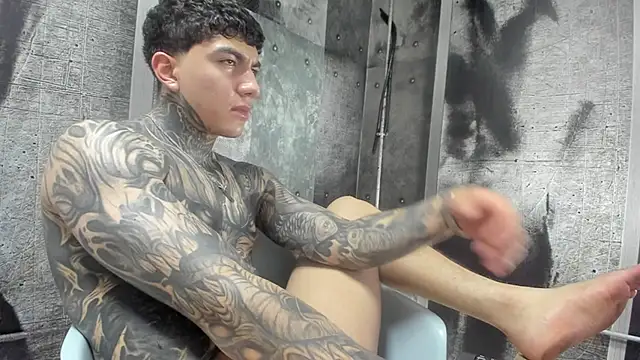 Gury_tattoo webcam