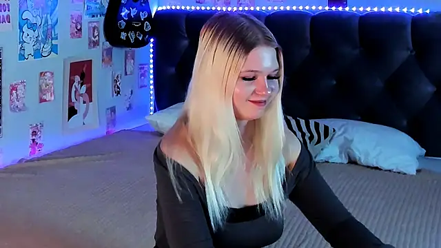 LunariaFox webcam