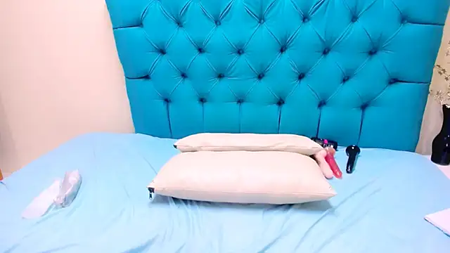 Nayla_Garner webcam