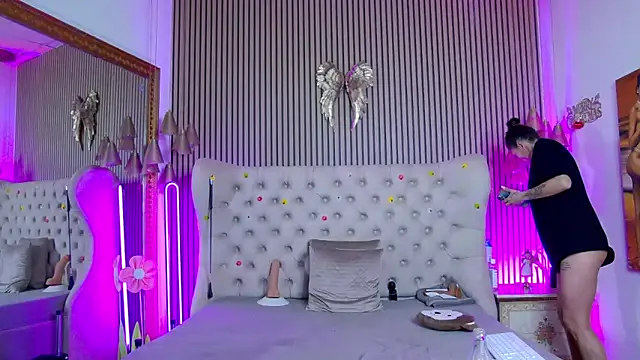 PlayfulShow webcam