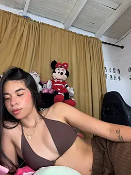 milleradhara24 - Milleradhara24's free webcam - UK Sex Cams