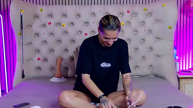 PlayfulShow webcam