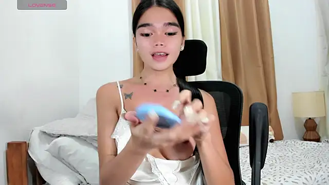 kendall_petite18 webcam