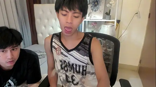 davincihugecock live sex cam