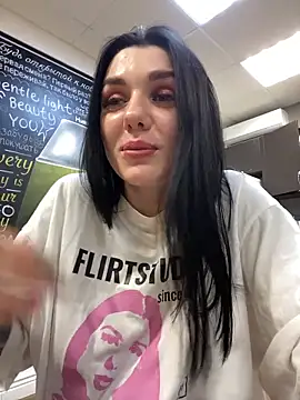 MaeveMoon webcam