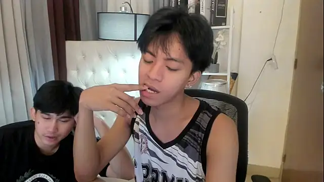 davincihugecock Live Webcam on Stripchat