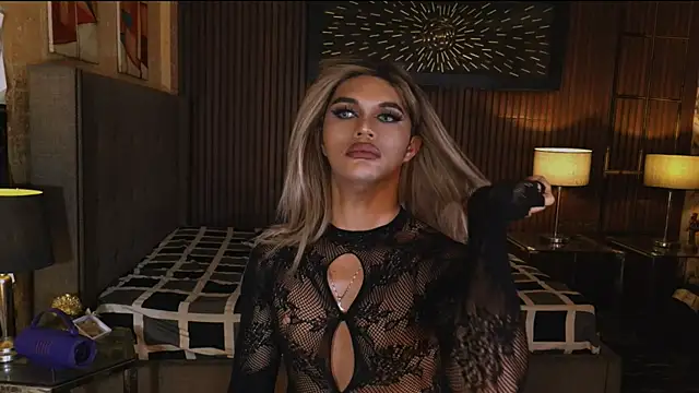 ElegantKellyTS live sex cam