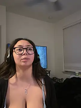 minhaaa_baby - Minhaaa_baby's free webcam - UK Sex Cams