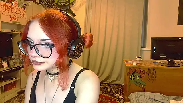 RedHeadCat webcam