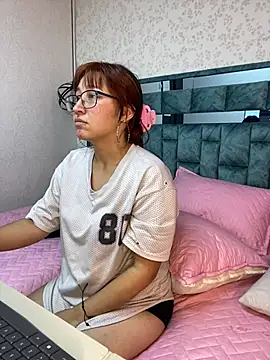 meganvixi_ webcam