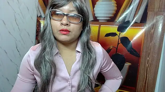 miacalifafara webcam