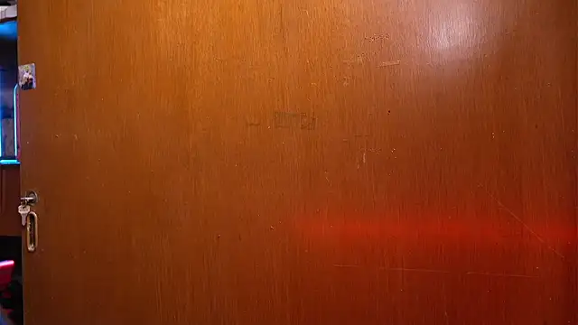 logan_hugh8 webcam