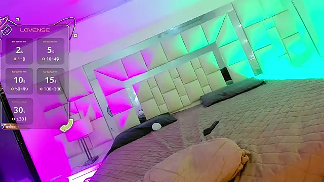 katha_Crawford webcam