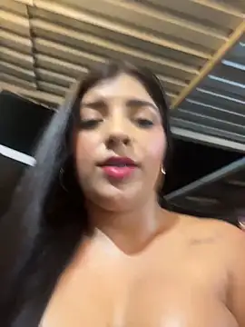 Isaa-Sweet webcam