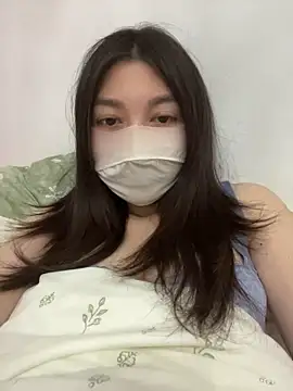 fioralba (F young) - 可爱处女脱光光自慰，摆出各种羞耻姿势。达成目标开票，120币，币不够看欢迎词